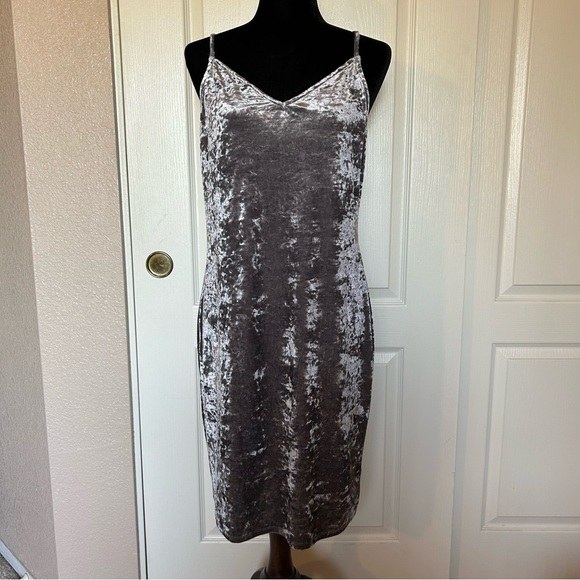Kendall & Kylie Silver Velvet Midi Dress - Picture 1 of 5